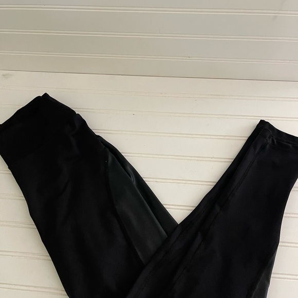 Lilium Active Leggings Size Small - Picture 3 of 4